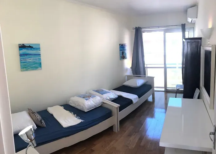 **** Panoramic Roof In **** * Beaulieu-sur-Mer