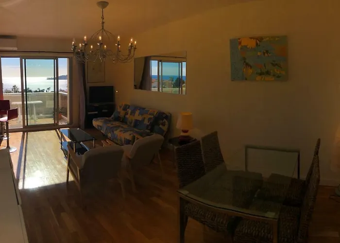 **** Panoramic Roof In **** * Beaulieu-sur-Mer